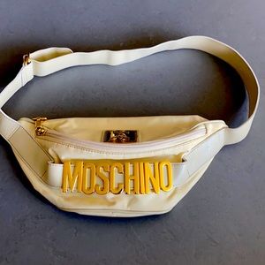 Moschino belt bag 90’s vintage